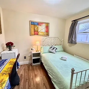 Bright&modern Space Perfect For Couple And Family Step To Public Transit In Homestay Toronto