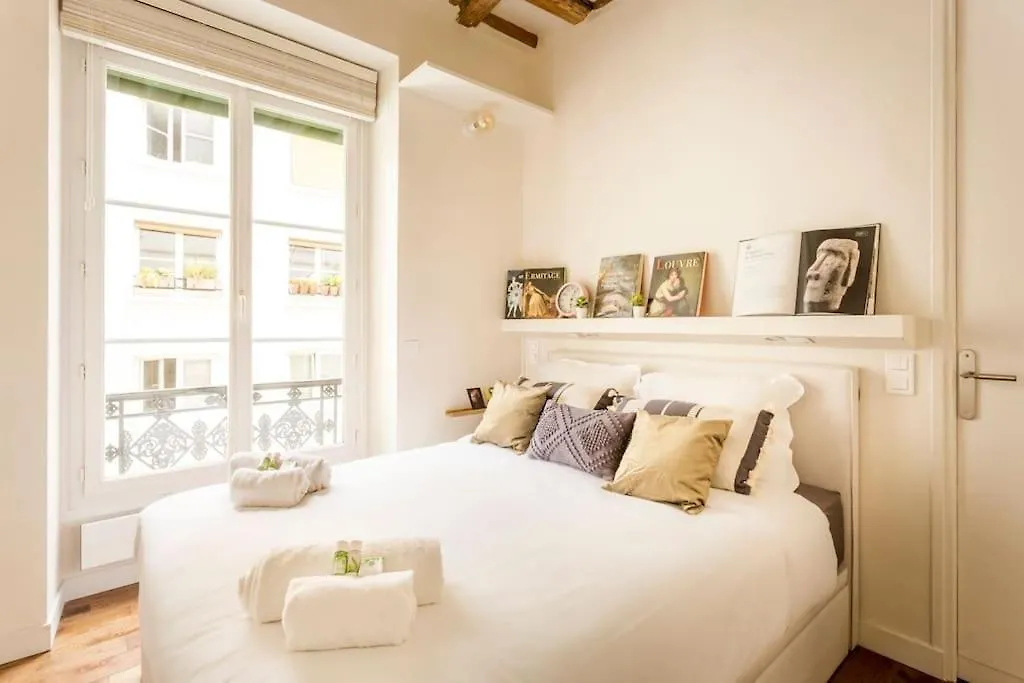 Sweety Home In Marais Paris